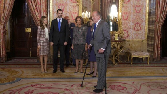 Letizia d'Espagne chic et Juan Carlos Ier à béquilles pour Dilma Rousseff