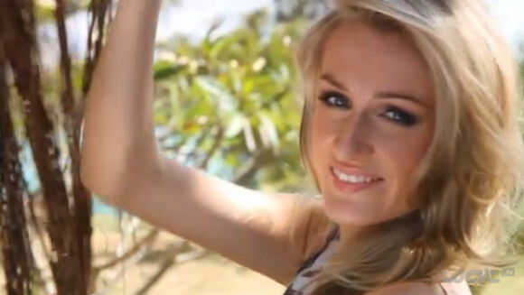 Estelle Sabatier, Miss Bretagne, se dévoile sur l'île Maurice en novembre 2012 pour le concours Miss France 2013