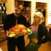 P. Diddy pose avec sa maman et la fameuse dinde pour Thanksgiving 2012.