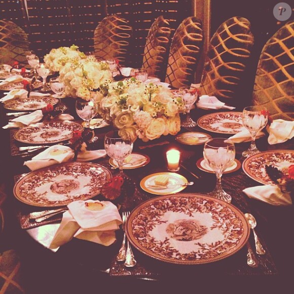 Kylie Jenner a pris en photo la table de Thanksgiving 2012.