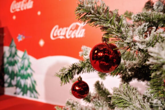 L'inauguration des vitrines de Noël Coca-Cola au Showcase à Paris le 26 Novembre 2012
