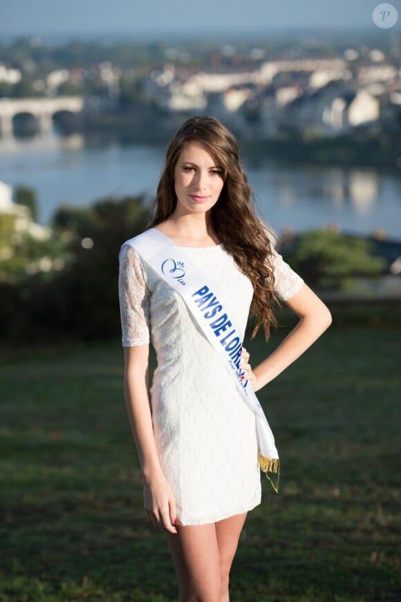 Melinda Pare, Miss Pays de Loire, candidate pour Miss France 2013, le 8 décembre 2012 sur TF1