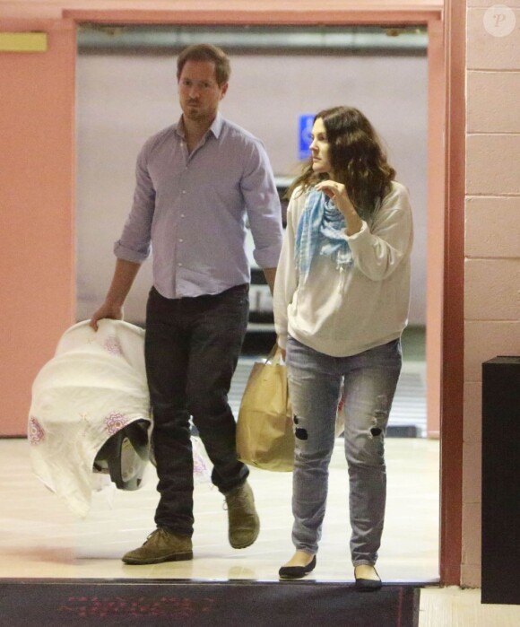 Drew Barrymore et Will Kopelman ont emmené leur fille Olive chez le pédiatre à Los Angeles le 26 novembre 2012.