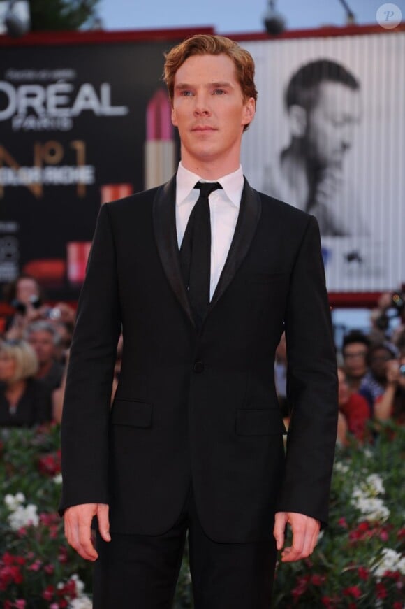 Benedict Cumberbatch, vu cette année dans La Taupe qu'il présente ci-contre à Venise le 5 septembre 2011, jouant le rôle de Julian Assange.