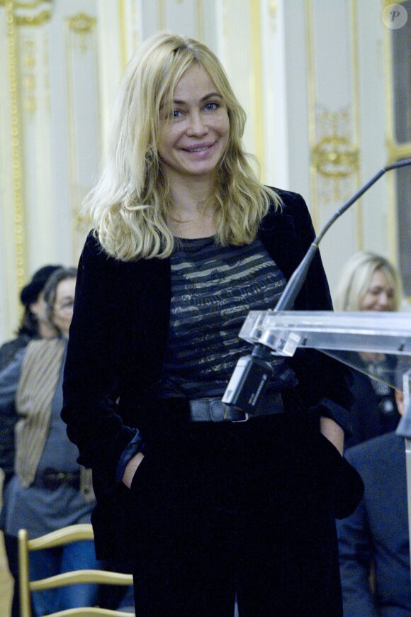 Emmanuelle Béart au sein du ministère de la Culture le 27 novembre 2012