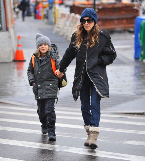 Sarah Jessica Parker emmène son fils James à l'école à New York le 27 Novembre 2012.