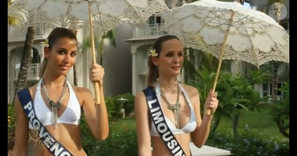 Miss Provence et Miss Limousin lors d'une promenade au coeur de l'île Maurice avant l'élection Miss France 2013 le 8 décembre 2012 sur TF1