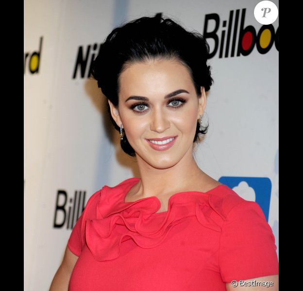 Katy Perry, resplendissante, lors de la soirée 'Billboard Women In Music luncheon' à New York le 30 Novembre 2012.