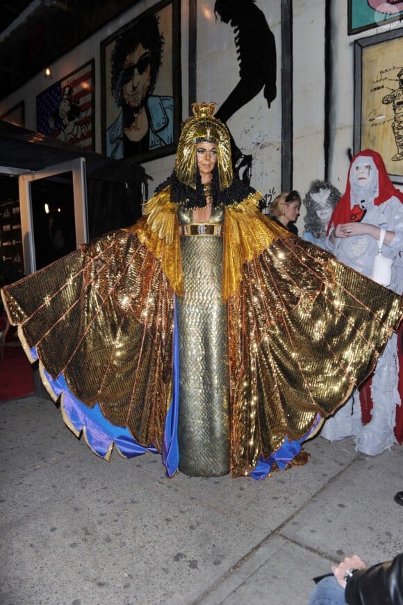 Heidi Klum déguisée en la reine Cléopâtre lors de sa soirée post-Halloween (elle avait reporté sa fête d'Halloween à cause de l'ouragan Sandy). A New York, le 1er décembre 2012