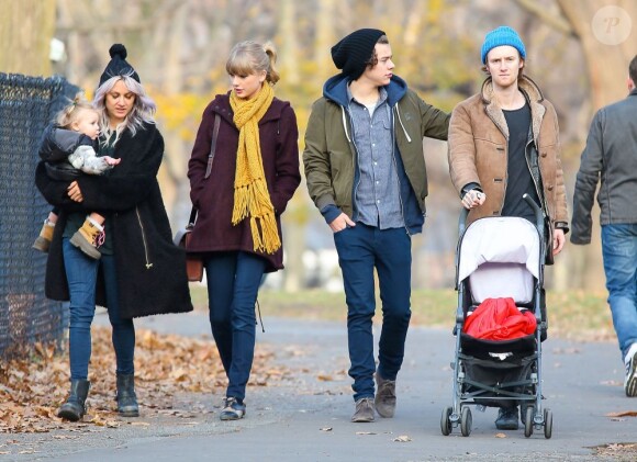 Taylor Swift et Harry Styles des One Direction, son supposé nouveau compagnon, à New York le 2 décembre 2012.