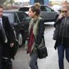Jessica Alba arrive à l'aéropot de Los Angeles le 1er  décembre 2012 avec sa belle-soeur et sa fille Honor. La belle s'envole pour Londres