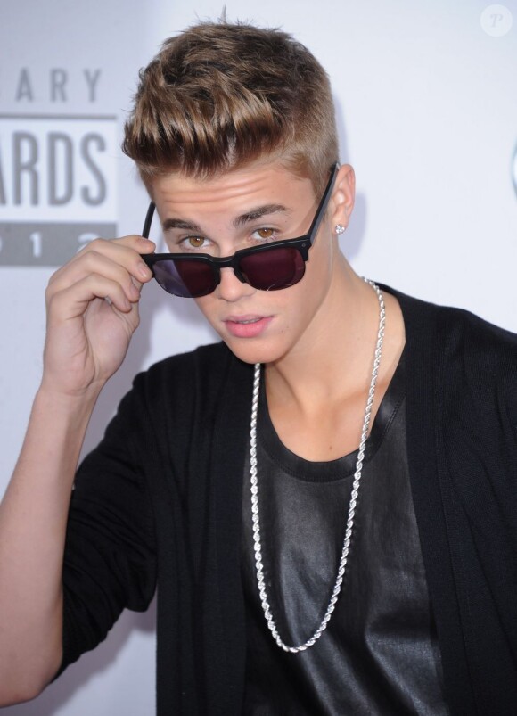Justin Bieber lors des American Music Awards au Nokia Theatre. Los Angeles, le 18 novembre 2012.