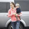 La belle Jennifer Garner va déjeuner avec Seraphina, le petit Samuel et sa belle-mère à Brentwood, le 3 décembre 2012
