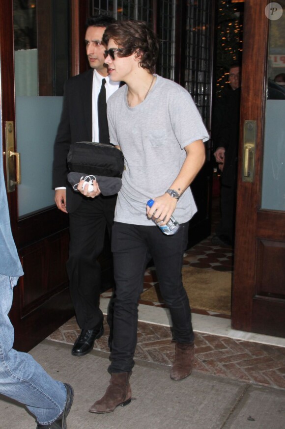 Harry Styles et Taylor Swift sortent de l'hôtel de la chanteuse à New York le 4 décembre 2012.