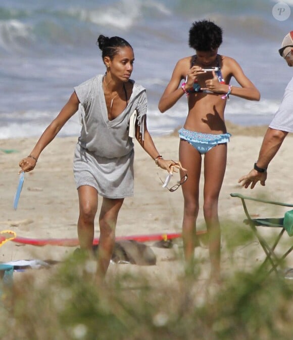 Jada Pinkett Smith a veillé sur sa petite famille. Ils ont passé leurs à Hawaï. Photo prise le 25 novembre 2012.