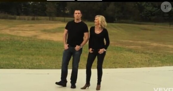 John Travolta et Olivia Newton-John danse dans le clip de leur chanson I think you might like it.