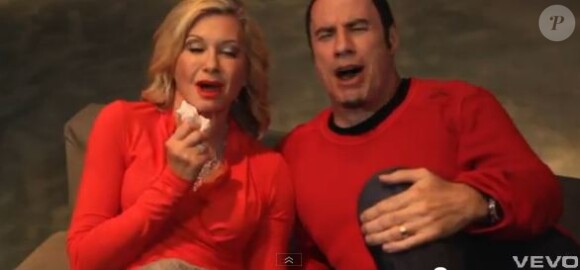 John Travolta et Olivia Newton-John dans le clip de leur chanson I think you might like it, sur l'album This christmas.