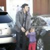 Ben Affleck et sa fille Seraphina, 3 ans, dans les rues de Brentwood, le 5 décembre 2012