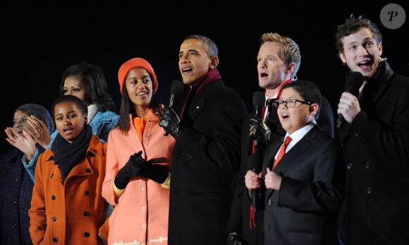 Barack Obama, sa femme Michelle Obama et leurs filles Malia et Sasha Obama, Neil Patrick Harris, Phillip Phillips, Rico Rodriguez... ils étaient tous là pour participer à l'illumination de l'arbre de Noël national.