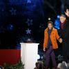 Barack Obama et sa fille à la 90e cérémonie d'illumination du sapin de Noël national le 6 décembre 2012 à Washington.