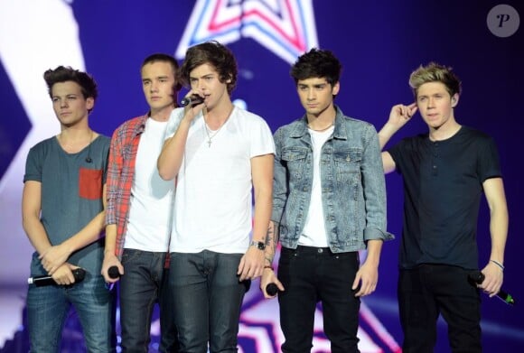 One Direction sur scène le 8 décembre 2012