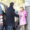 Ben Affleck promène son chien à Los Angeles avant d'emmener Violet à l'école, le 10 décembre 2012