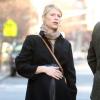 Claire Danes bien enceinte, attend un taxi à New York avec son mari Hugh Dancy le 11 décembre 2012