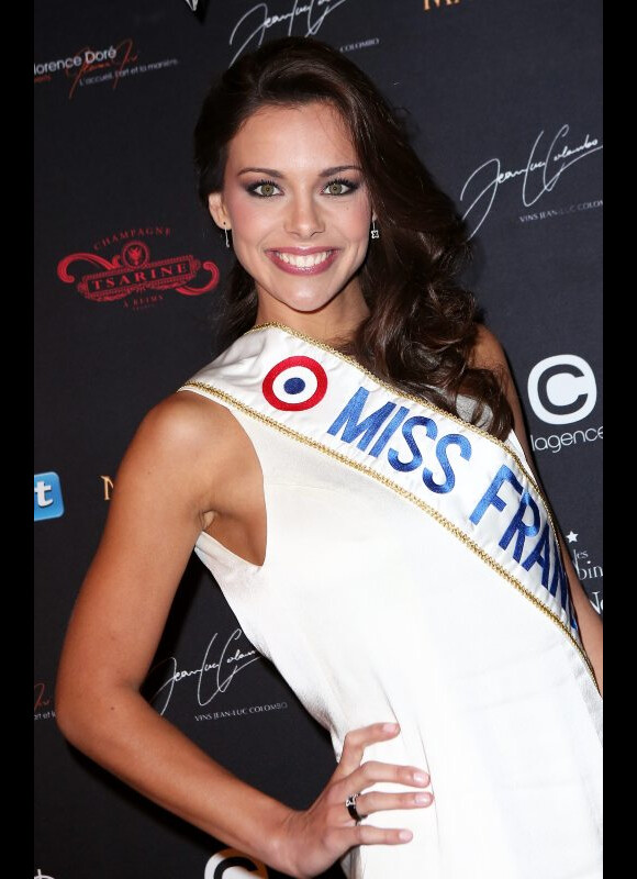 Marine Lorphelin, Miss France 2013, lors de la 17e édition des sapins de Noël des créateurs à l'hôtel Salomon de Rothschild à Paris le 10 decembre 2012.