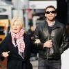Hugh Jackman au côté de sa femme Deborra-Lee Furness à Soho, New York, le 12 décembre 2012.