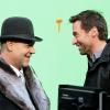 Hugh Jackman complice avec son ami Russell Crowe sur le tournage de A Winter's Tale à New York, le 12 décembre 2012.