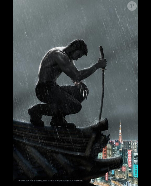 Hugh Jackman torse nu sous la pluie sur les toits de Tokyo pour la nouvelle affiche de Wolverine.