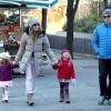 Sarah Jessica Parker et son mari Matthew Broderick emmènent leurs filles Tabitha et Marion a l'école à New York, le 14 décembre 2012.