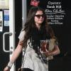 Selena Gomez en pleine séance de shopping à Encino (Californie), le 15 décembre 2012.