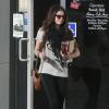 Selena Gomez en pleine séance de shopping à Encino (Californie), le 15 décembre 2012.