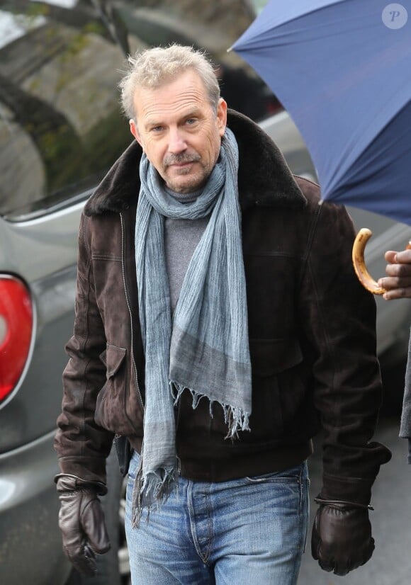 Kevin Costner est sur le tournage de Three Days to Kill à Paris, écrit par Luc Besson et Adi Hasak. (Photo du 10 décembre 2012)