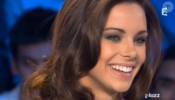 Marine Lorphelin sur le plateau d'On n'est pas couché sur France 2 le samedi 15 décembre 2012