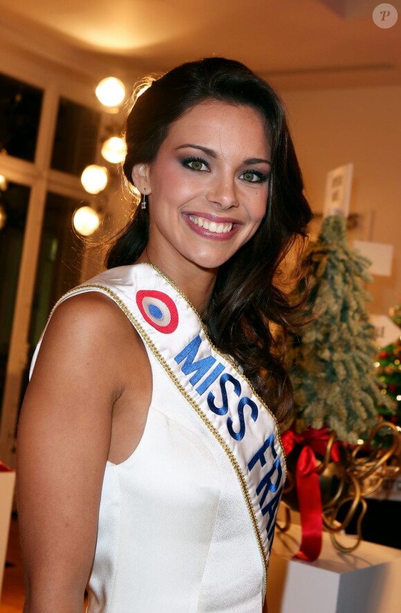 Marine Lorphelin, Miss France 2013, à la 17e édition des sapins de Noël des créateurs à l'hôtel Salomon de Rothschild à Paris le 10 decembre 2012