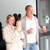 Kelsey Grammer arrive avec sa femme Kayte et leur fille Faith à l'aéroport de Los Angeles, le 27 novembre 2012.