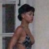 Rihanna, sexy dans son maillot une-pièce sur le balcon de sa maison. Bridgetown, le 22 décembre 2012.