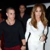 Jennifer Lopez et son petit-ami Casper Smart arrivent à leur hôtel à San Juan, le 22 décembre 2012.