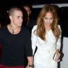 Jennifer Lopez et son petit-ami, le danseur Casper Smart arrivent à leur hôtel à San Juan, le 22 décembre 2012.