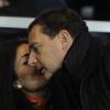 Le ministre Eric Besson et Yasmine au Parc des Princes pour le match PSG/Toulouse, le 14 janvier 2012.