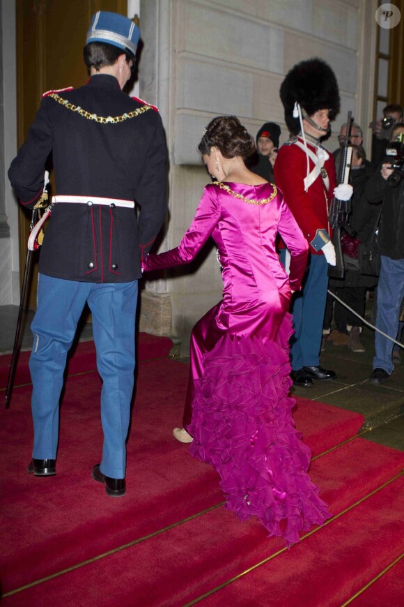 La princesse Marie et le prince Joachim de Danemark arrivant au gala du Nouvel An au palais Amalienborg, à Copenhague, le 1er janvier 2013