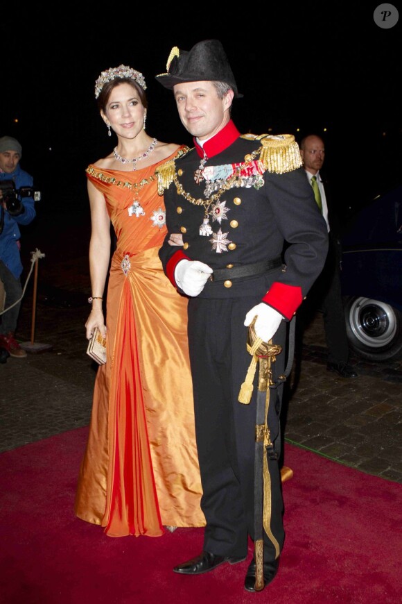 La princesse héritière Mary et le prince héritier Frederik de Danemark au gala du Nouvel An au palais Amalienborg, à Copenhague, le 1er janvier 2013