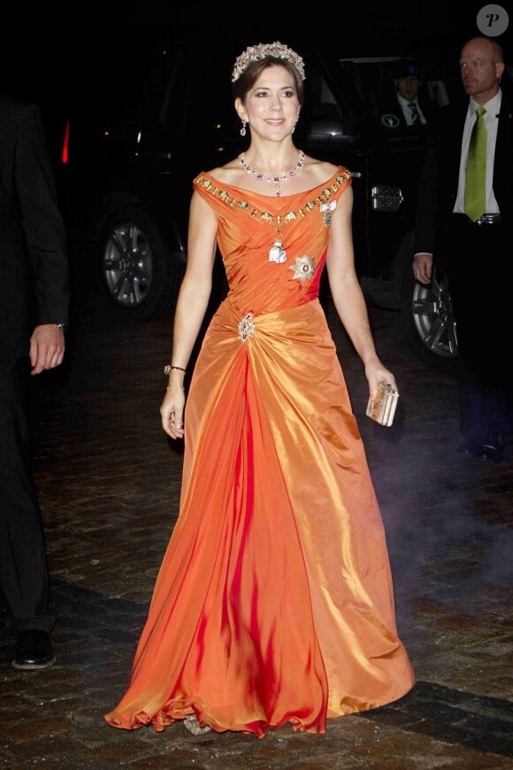 La princesse héritière Mary et le prince héritier Frederik de Danemark au gala du Nouvel An au palais Amalienborg, à Copenhague, le 1er janvier 2013