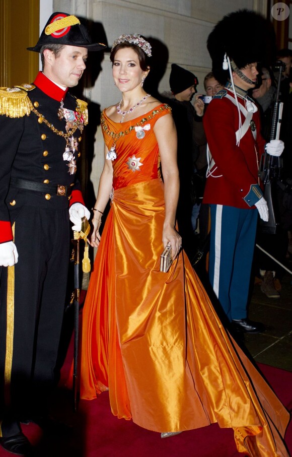 La princesse héritière Mary et le prince héritier Frederik de Danemark au gala du Nouvel An au palais Amalienborg, à Copenhague, le 1er janvier 2013