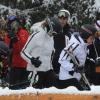 L'infante Cristina d'Espagne à Baqueira Beret, dans les Pyrénées, le 2 janvier 2013 avec ses enfants Juan Valentin, Pablo Nicolas, Miguel et Irene.