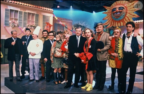 Fabrice et les humoristes de La Classe en 1991.