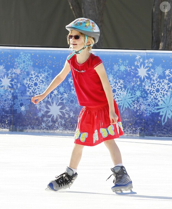 Violet Affleck reine du patin à la patinoire de Santa Monica le 4 janvier 2013