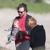 Jessica Simpson et son fiancé Eric Johnson sur la plage d'Oahu à Hawaï avec leur fille Maxwell, le 6 janvier 2013. Jessica Simpson est enceinte de son deuxième enfant;